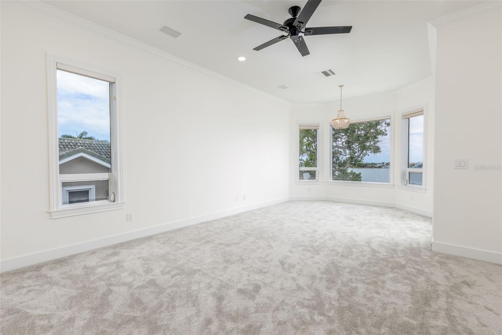 4 PARADISE LN — photo 33