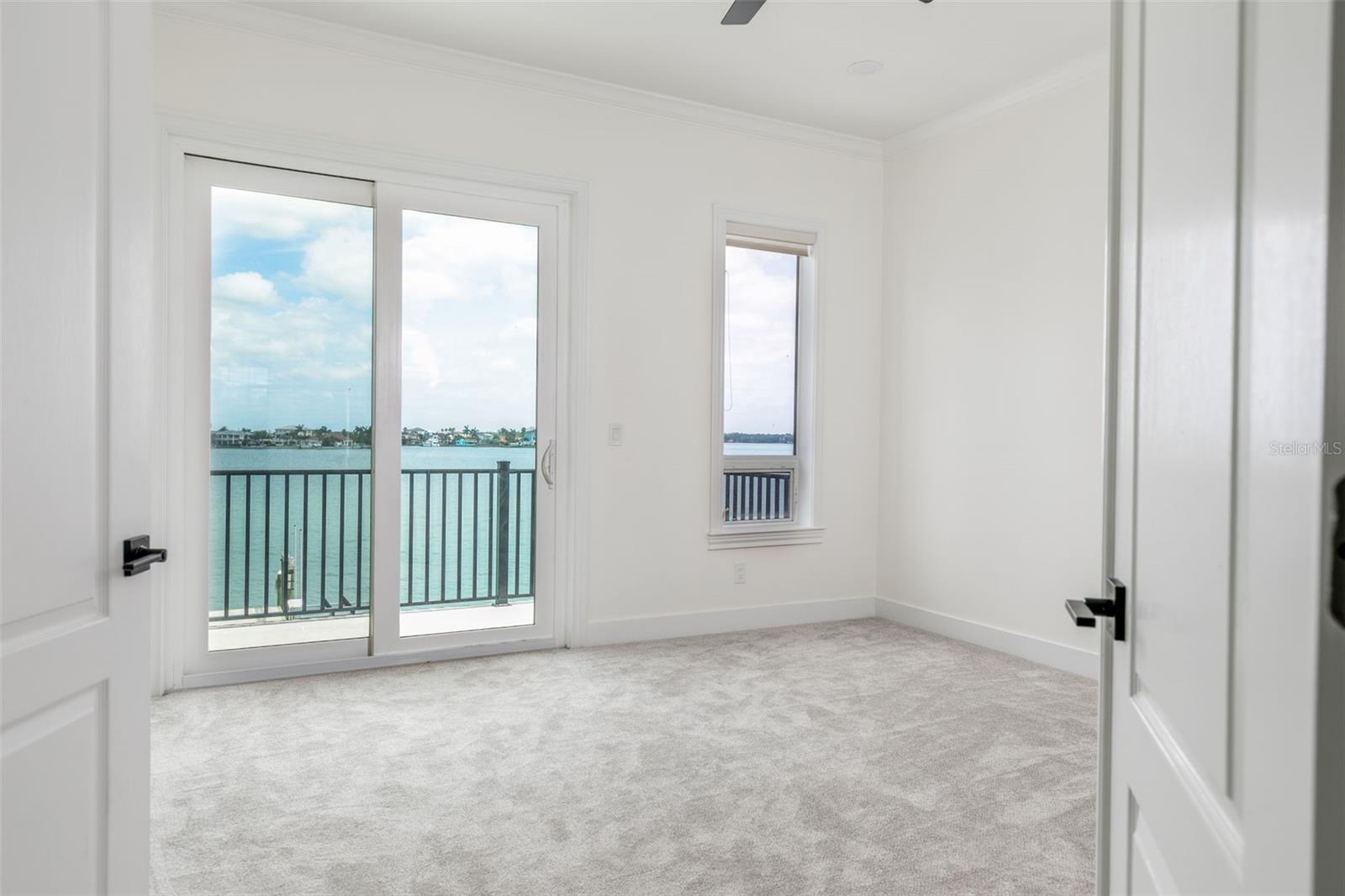 4 PARADISE LN — photo 45