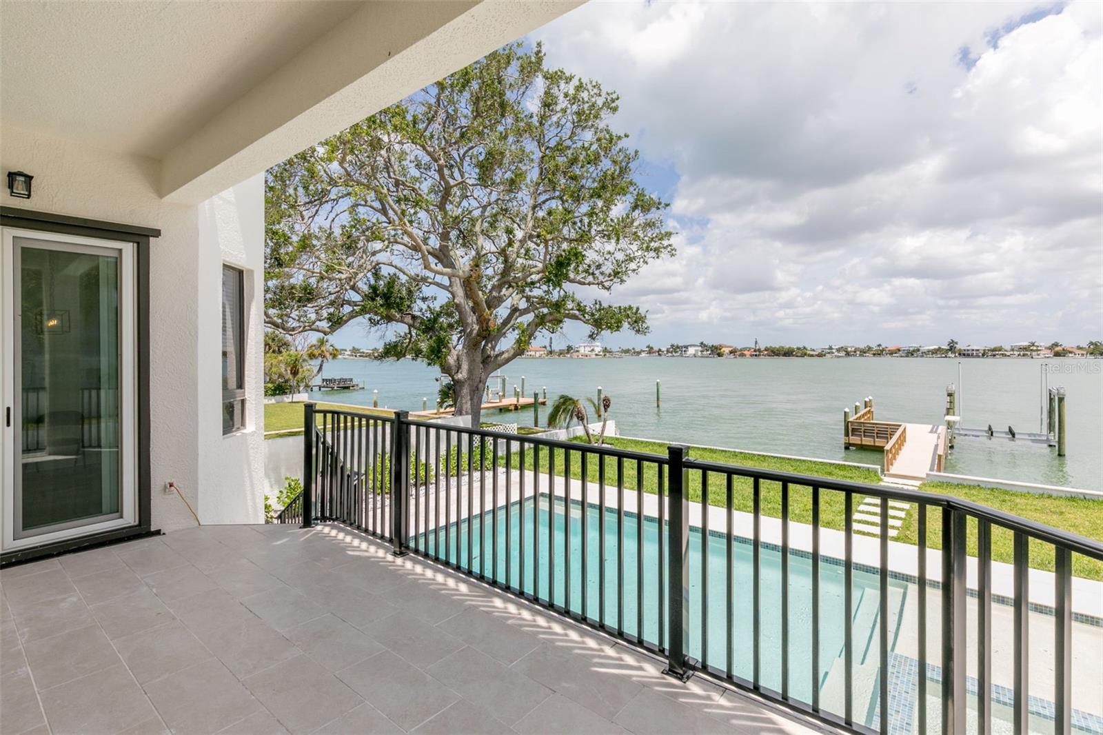 4 PARADISE LN — photo 15