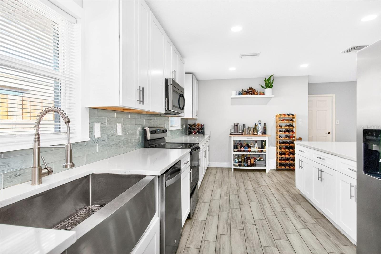 3608 W CARMEN ST — photo 16