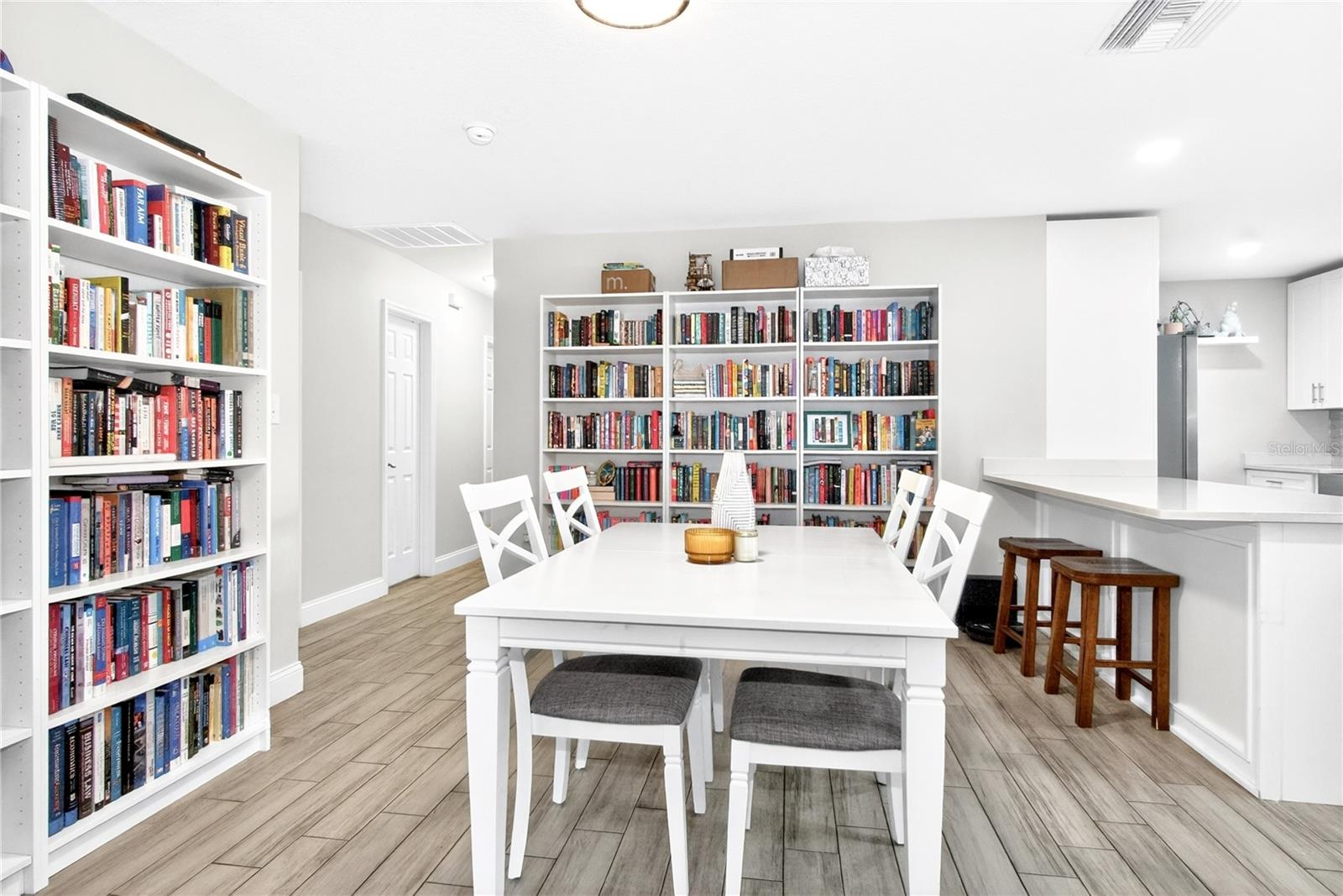 3608 W CARMEN ST — photo 11