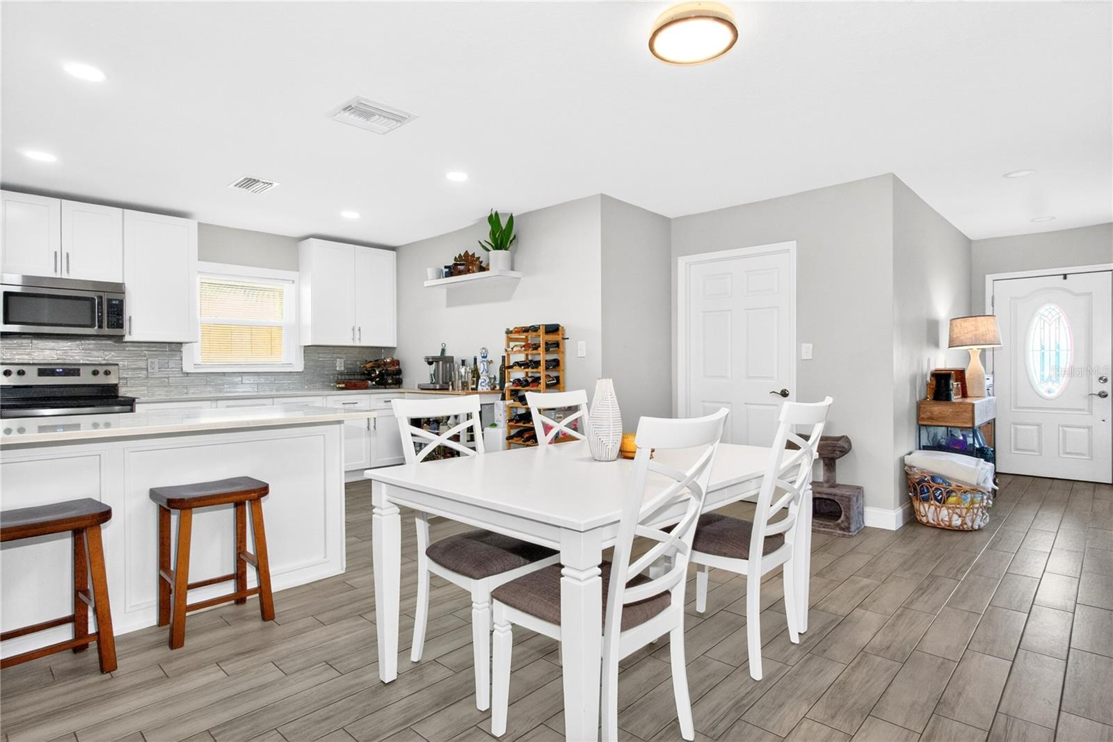 3608 W CARMEN ST — photo 13