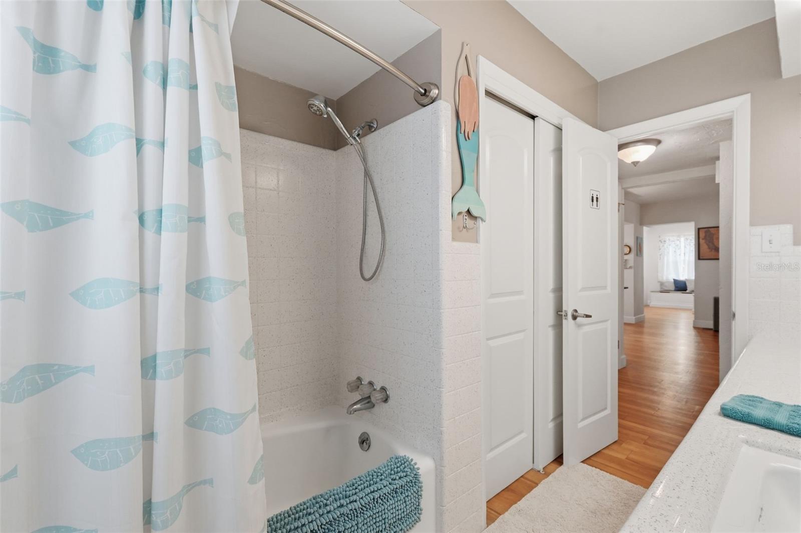 179 E CANAL DR — photo 22