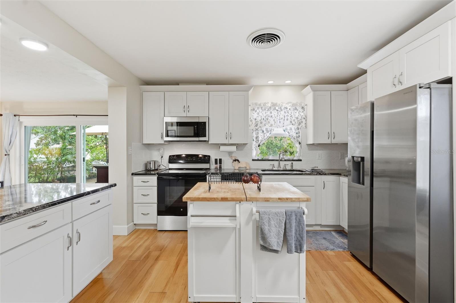 179 E CANAL DR — photo 15