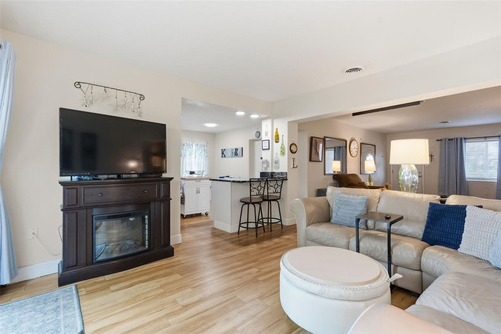 179 E CANAL DR — photo 11