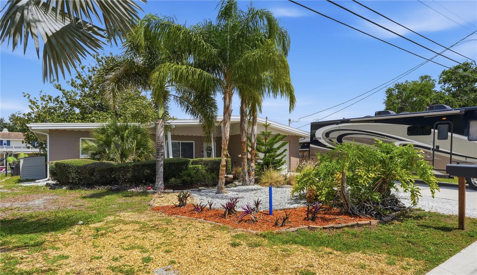 179 E CANAL DR — photo 4