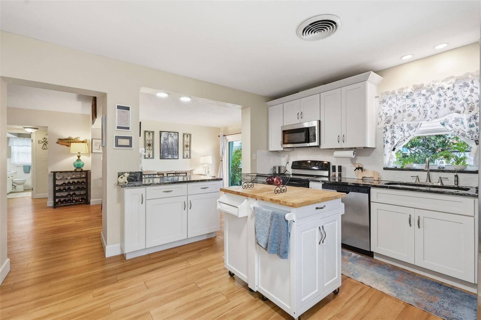 179 E CANAL DR — photo 14