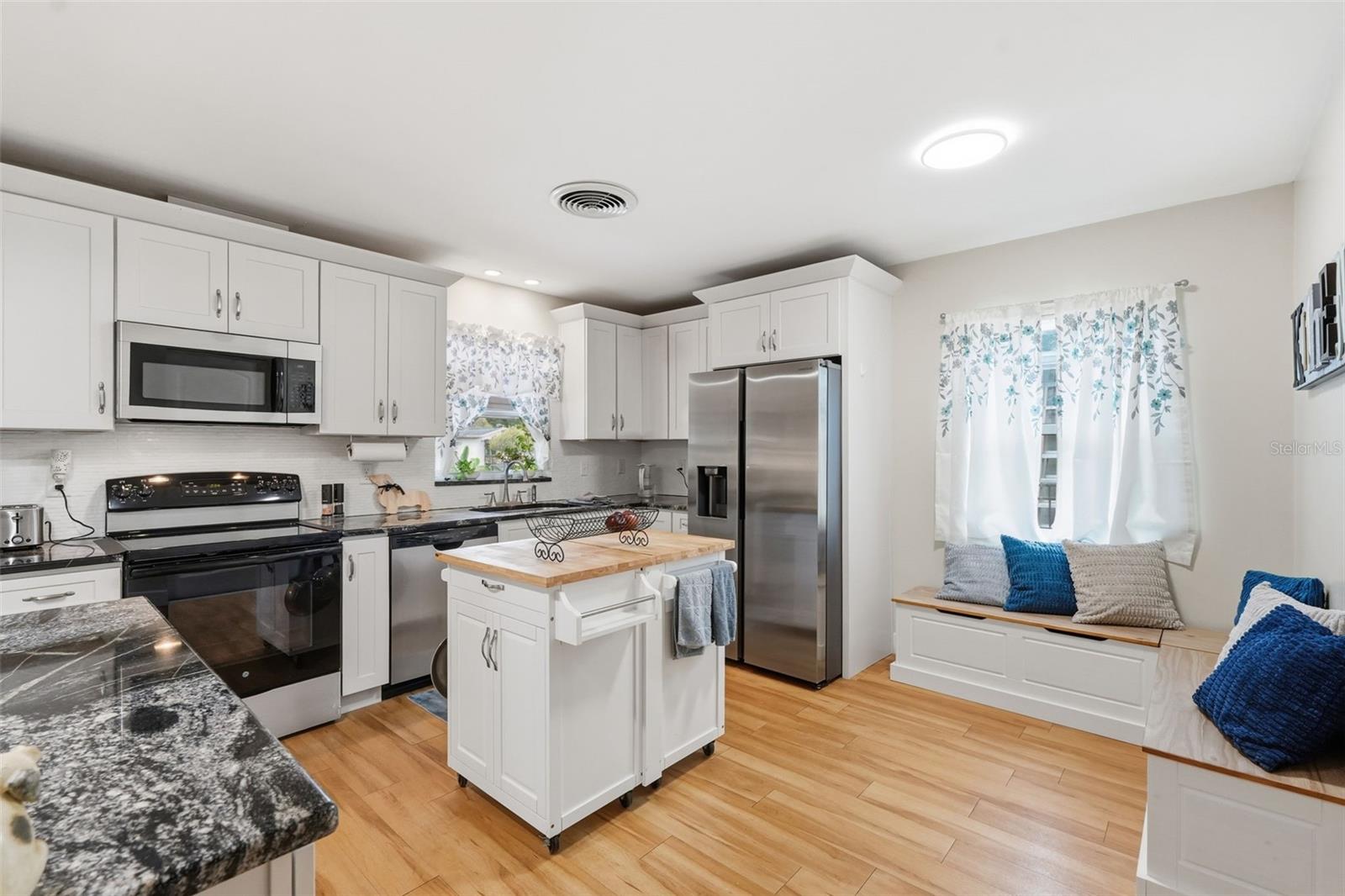 179 E CANAL DR — photo 13