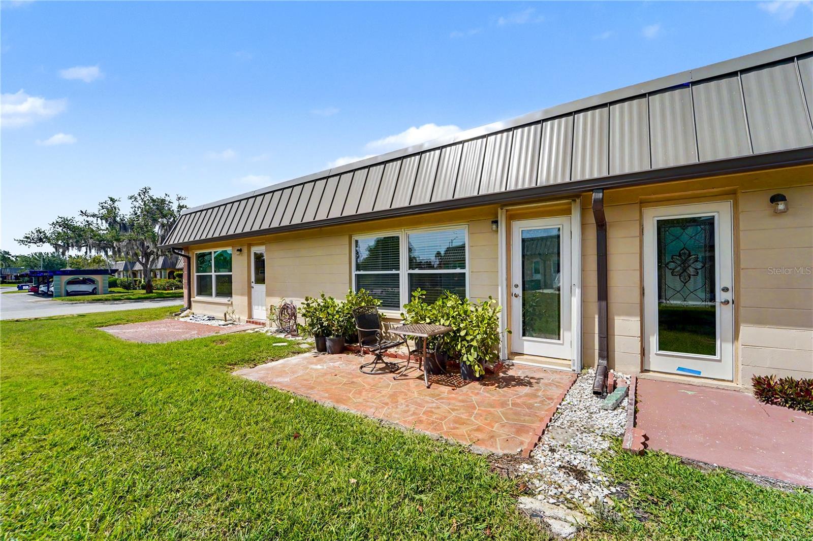4247 STRATFORD DR — photo 16