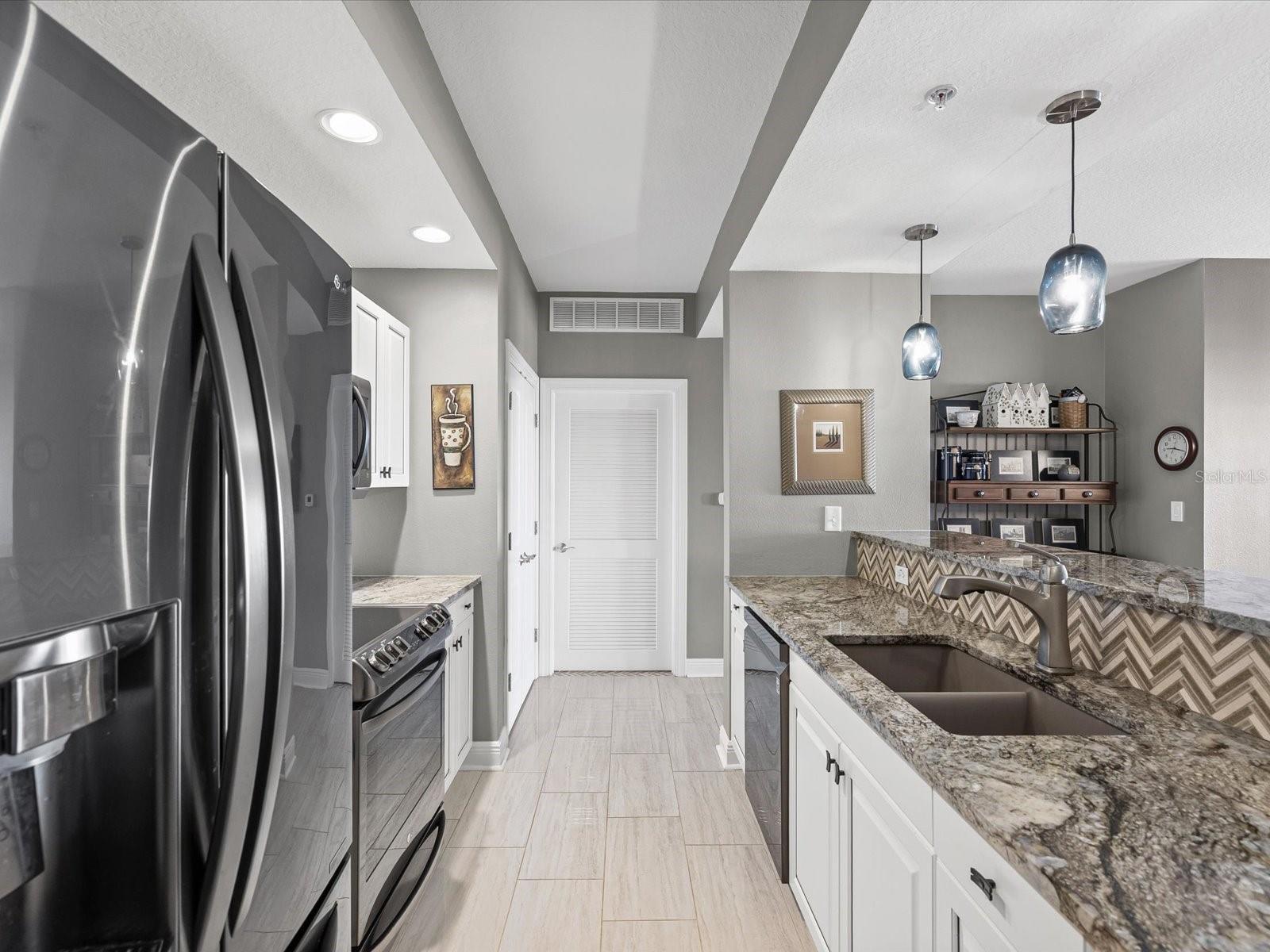 628 CLEVELAND ST #1011 — photo 17