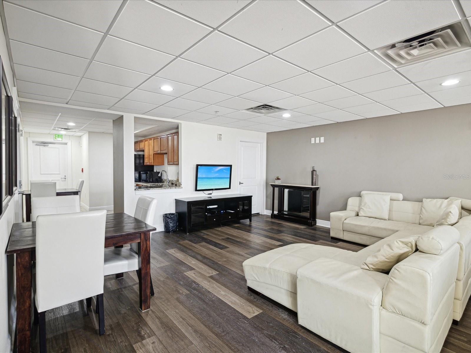 628 CLEVELAND ST #1011 — photo 42