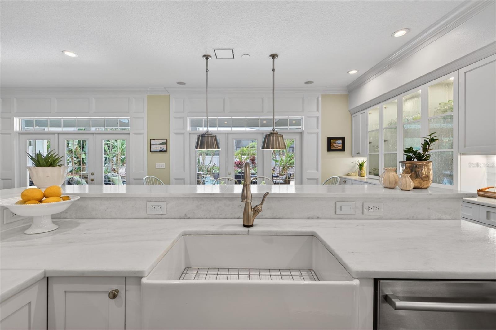 445 PARK AVE — photo 6