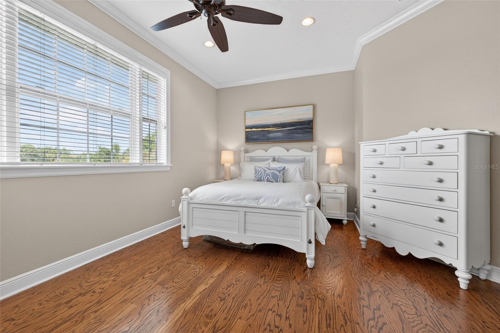 445 PARK AVE — photo 32