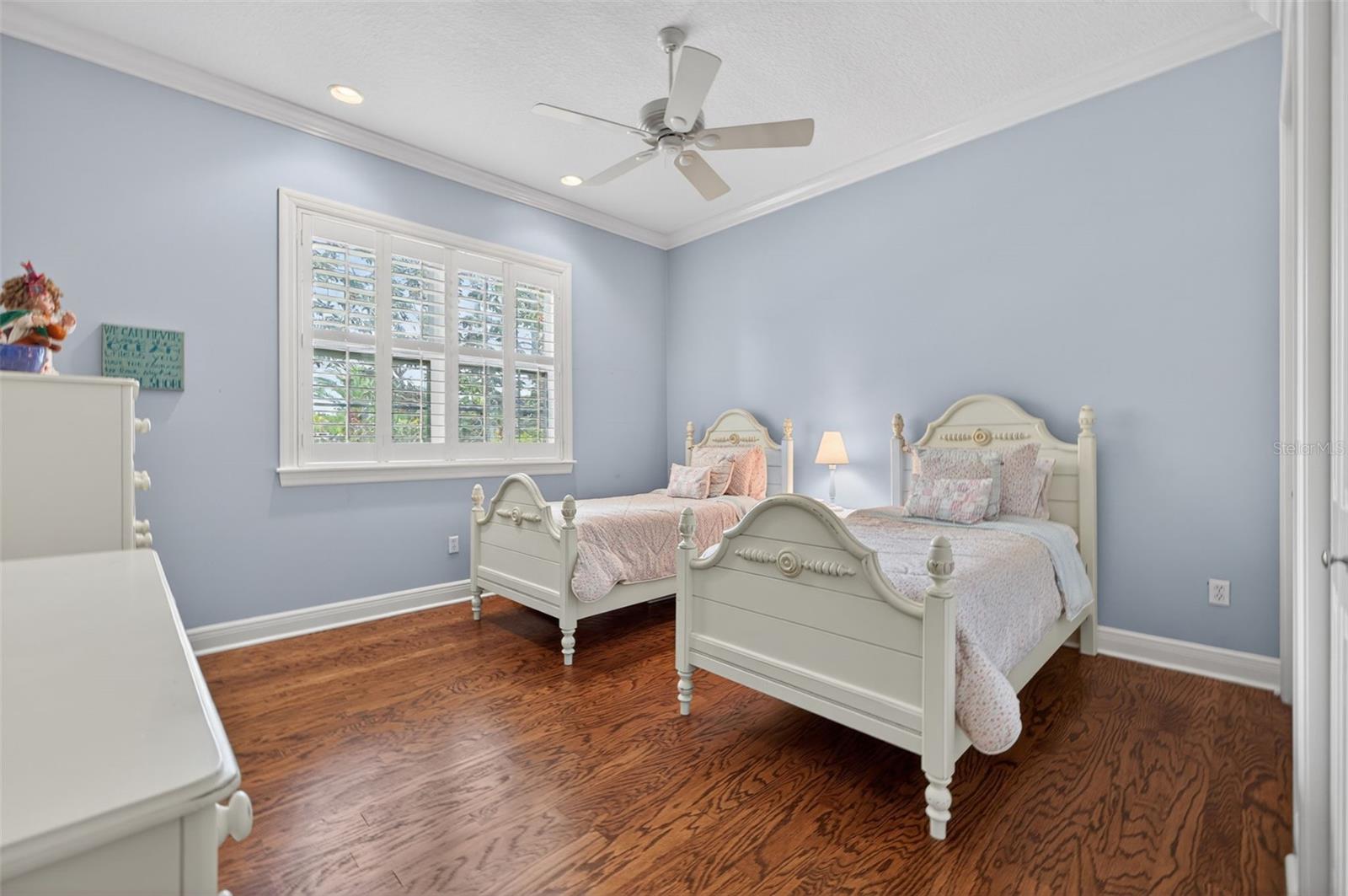 445 PARK AVE — photo 30