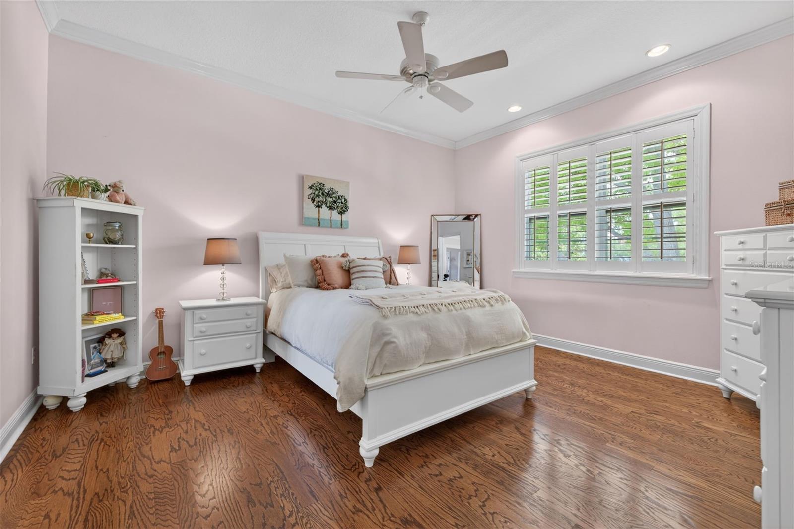 445 PARK AVE — photo 26
