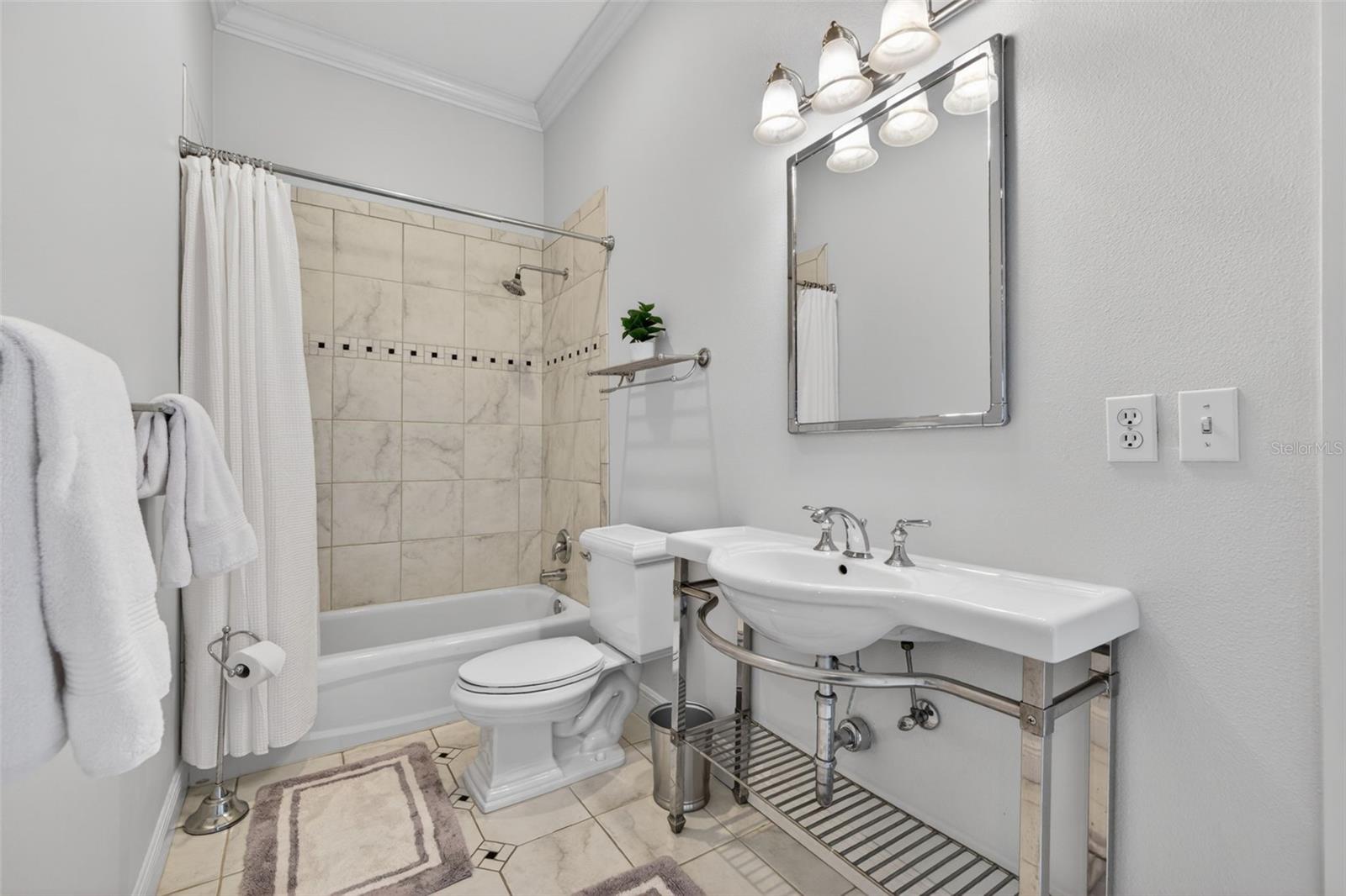 445 PARK AVE — photo 31