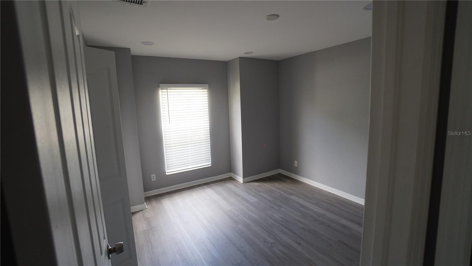 2405 MISTLETO LN — photo 7