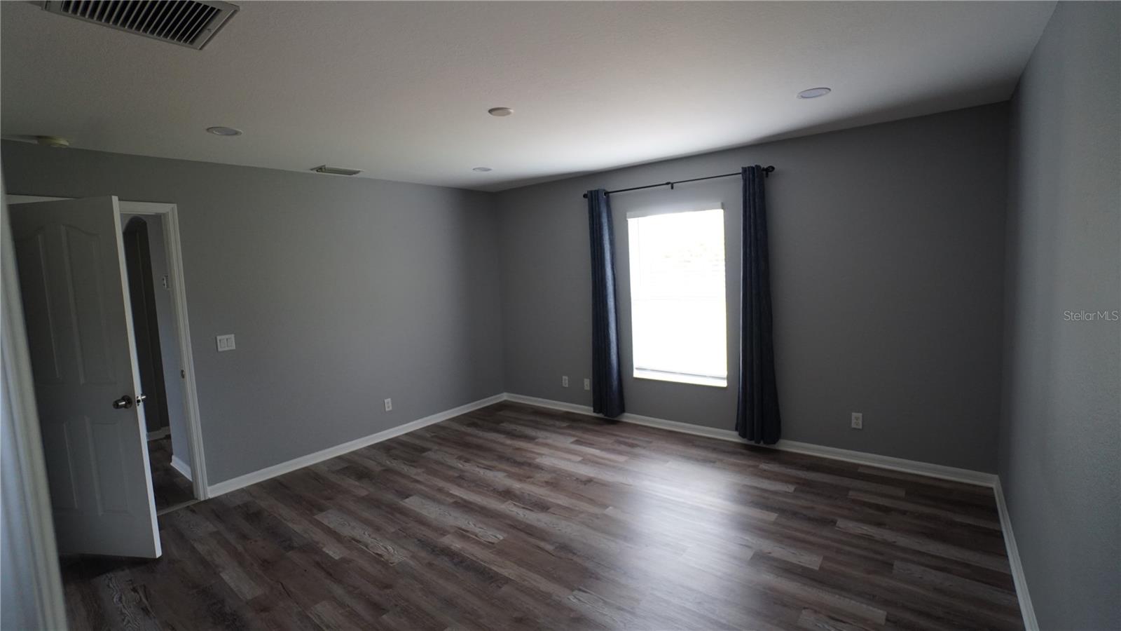 2405 MISTLETO LN — photo 14