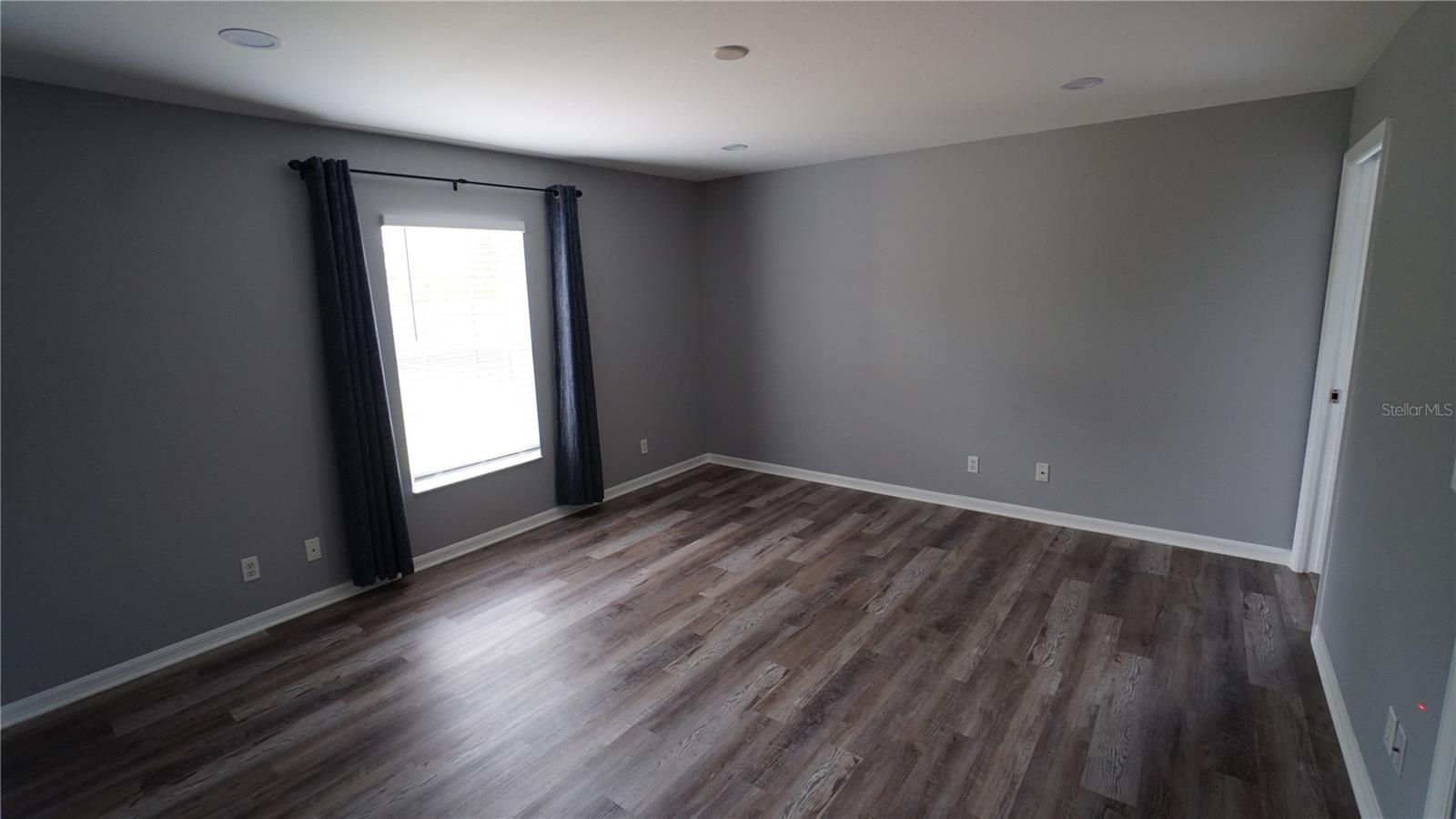 2405 MISTLETO LN — photo 13