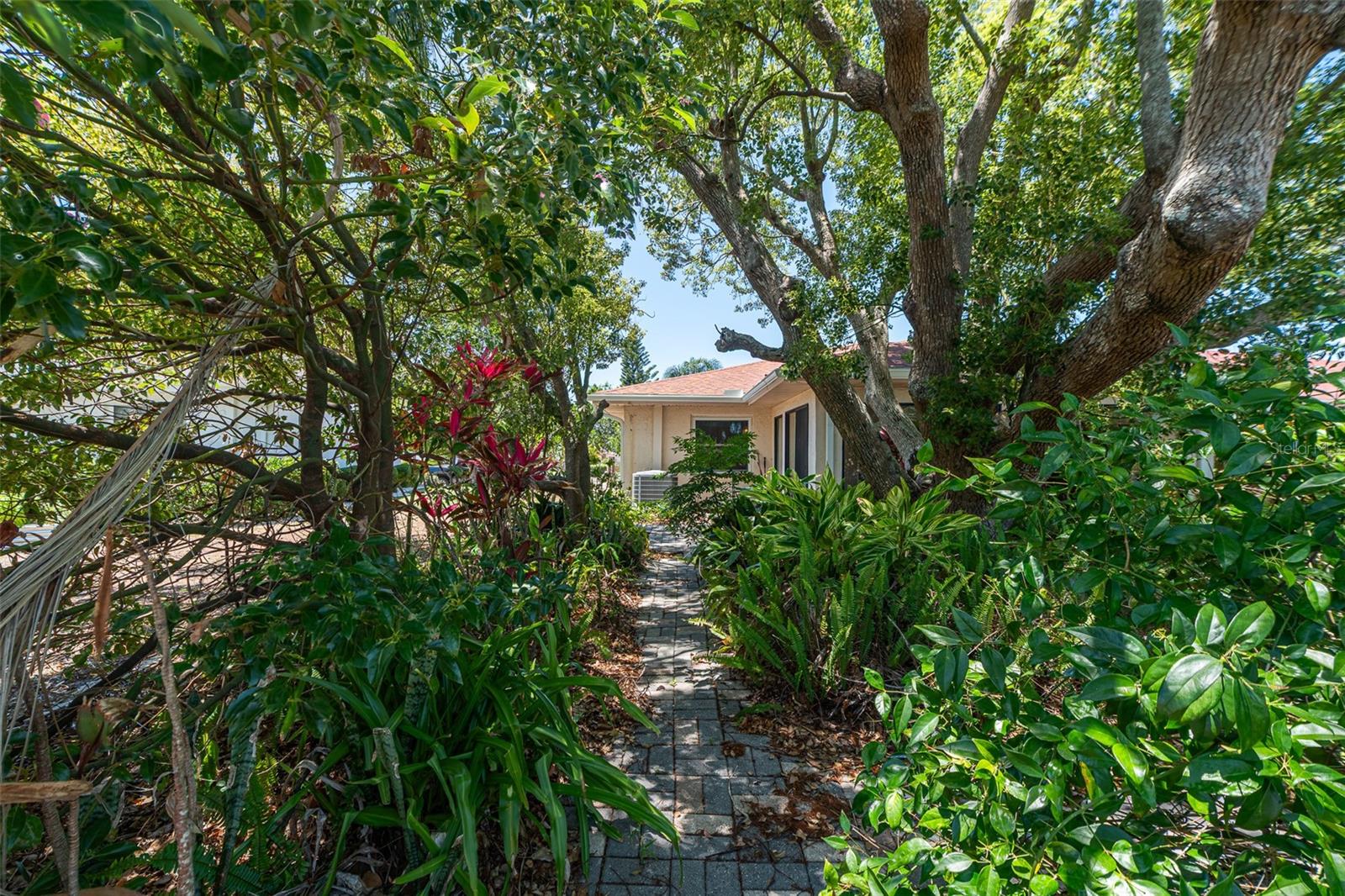 1027 BLUEWATER DR — photo 34