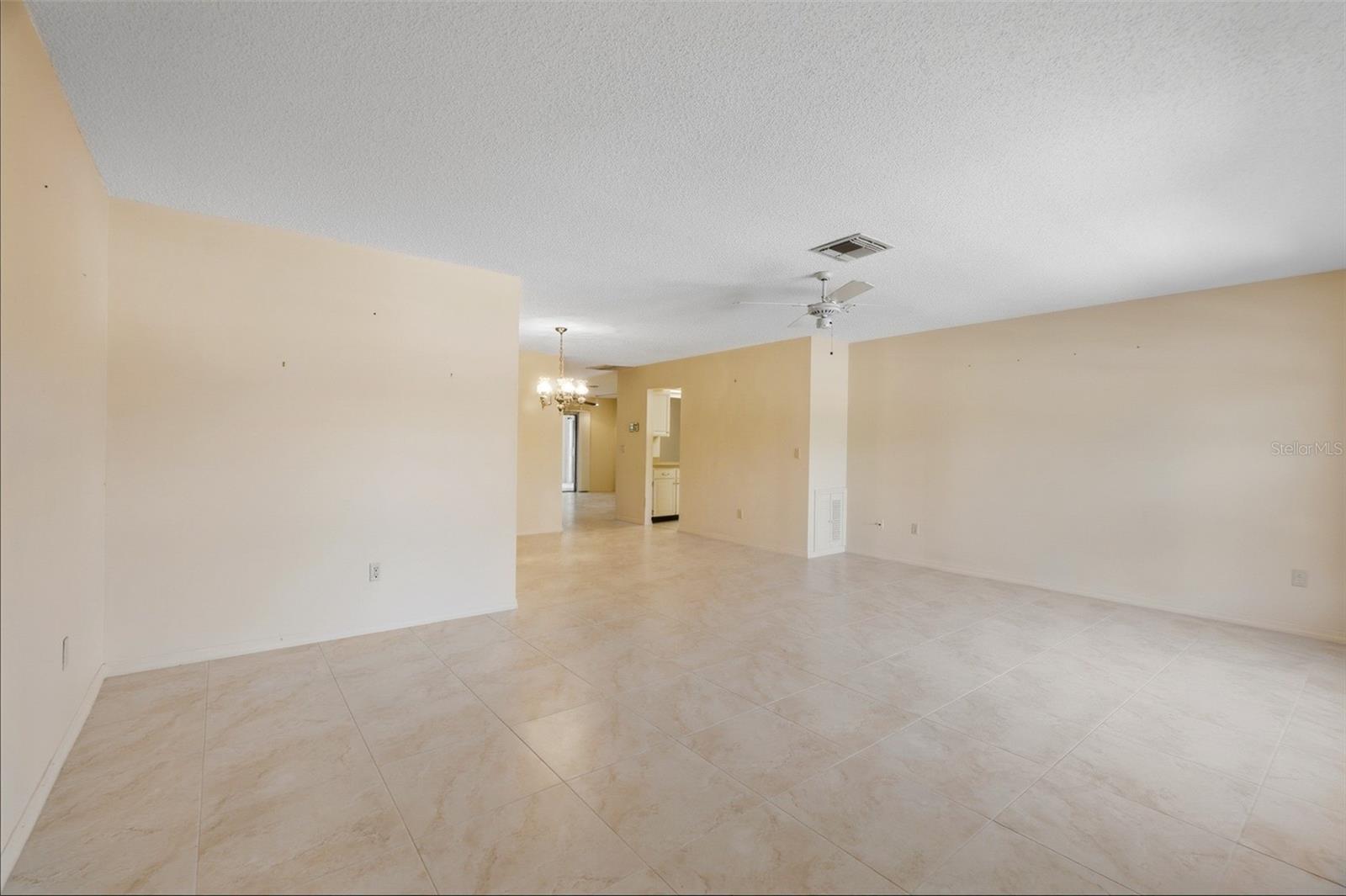 1027 BLUEWATER DR — photo 7