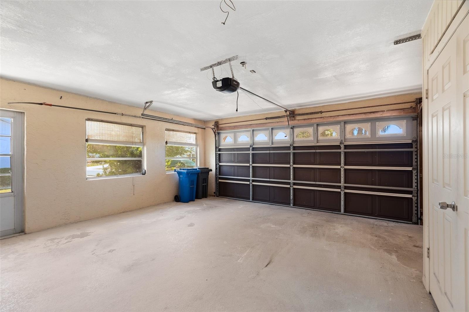 1027 BLUEWATER DR — photo 29