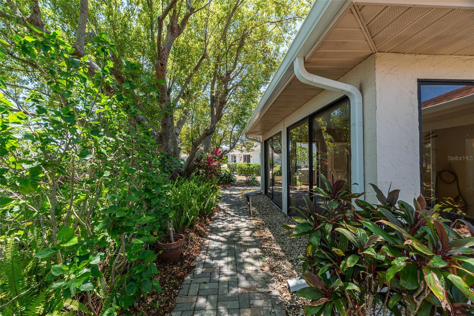 1027 BLUEWATER DR — photo 33