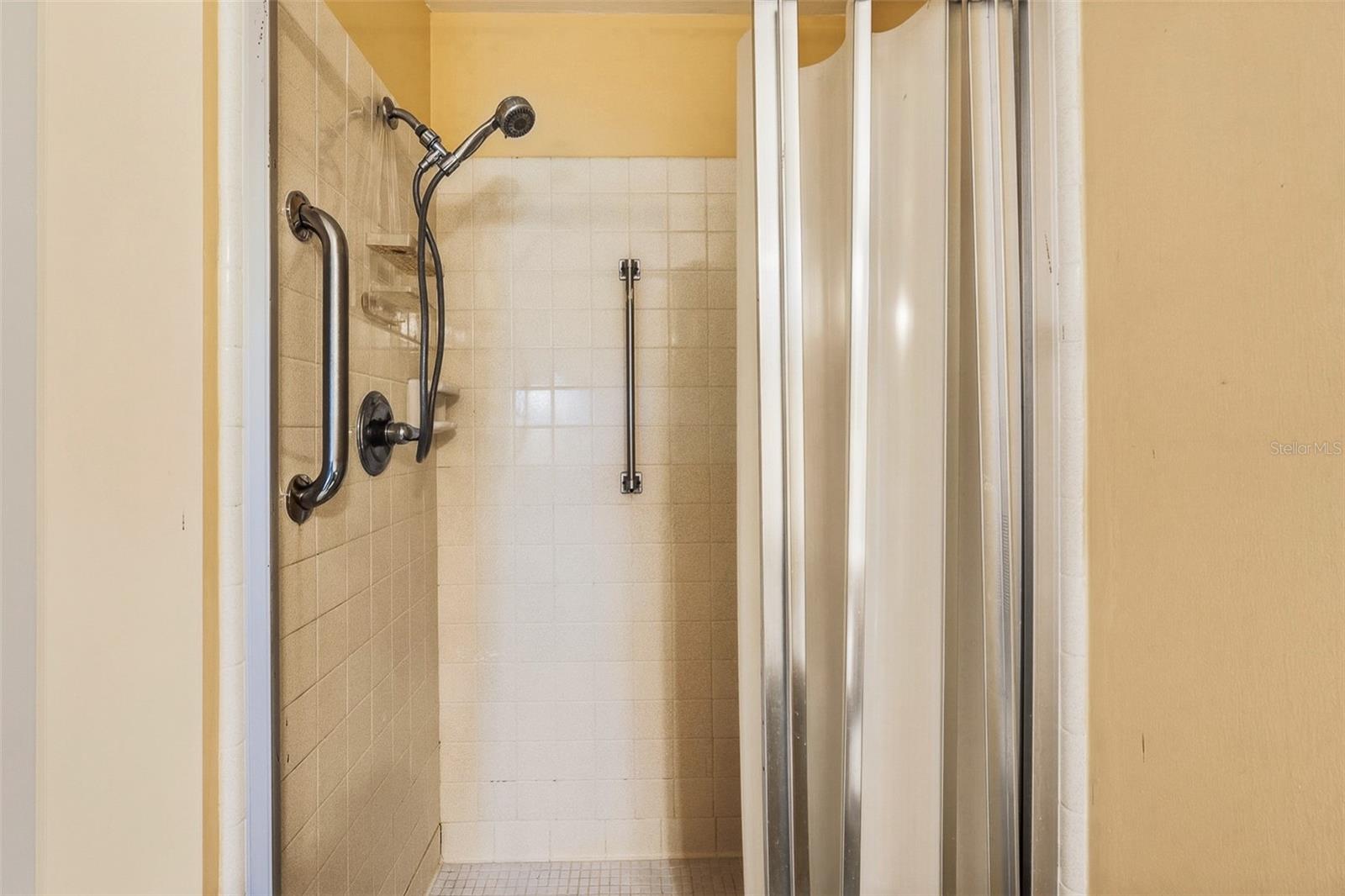 1027 BLUEWATER DR — photo 22