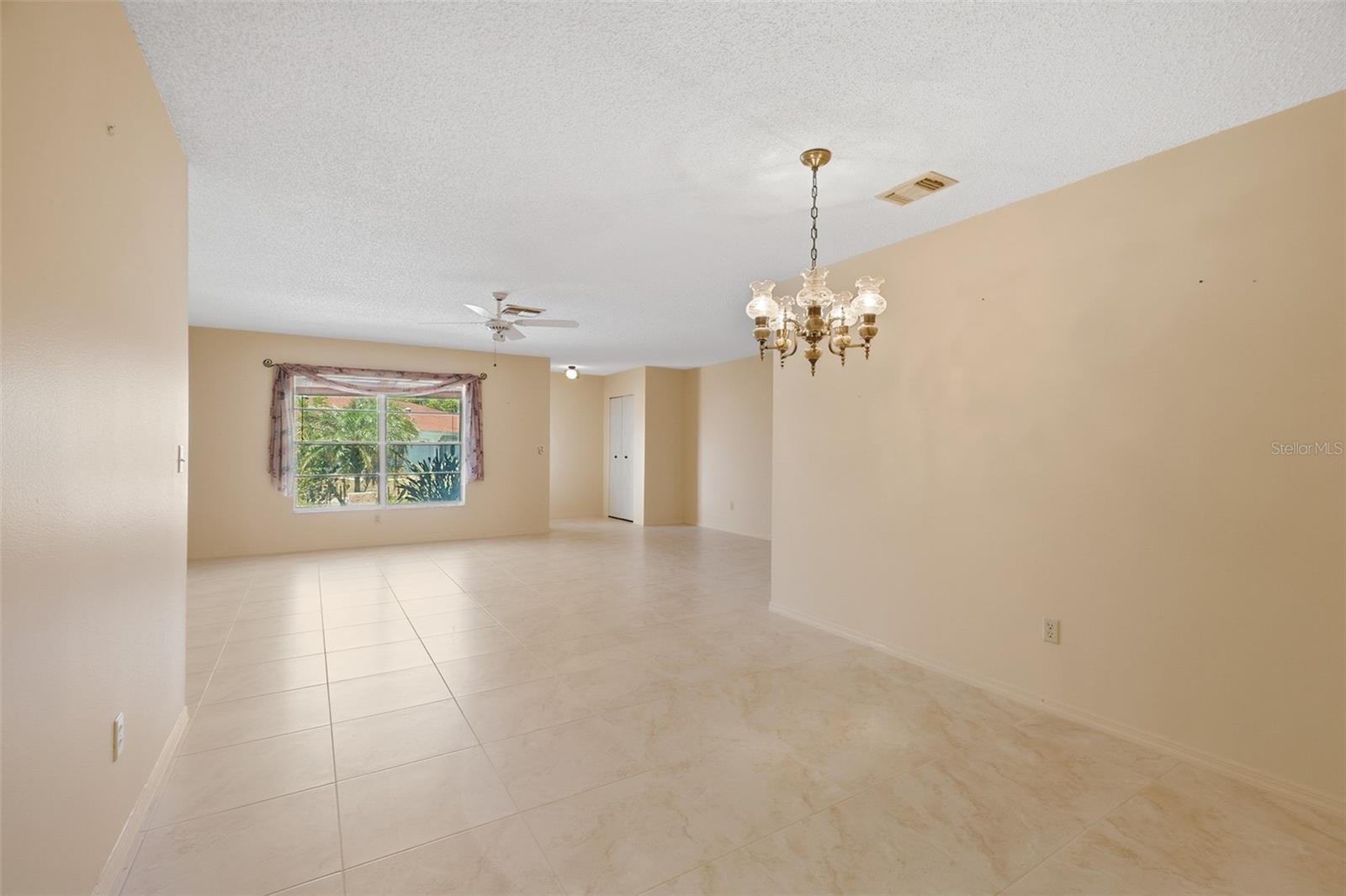 1027 BLUEWATER DR — photo 9