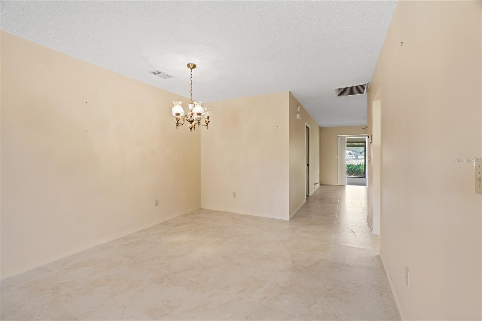 1027 BLUEWATER DR — photo 8