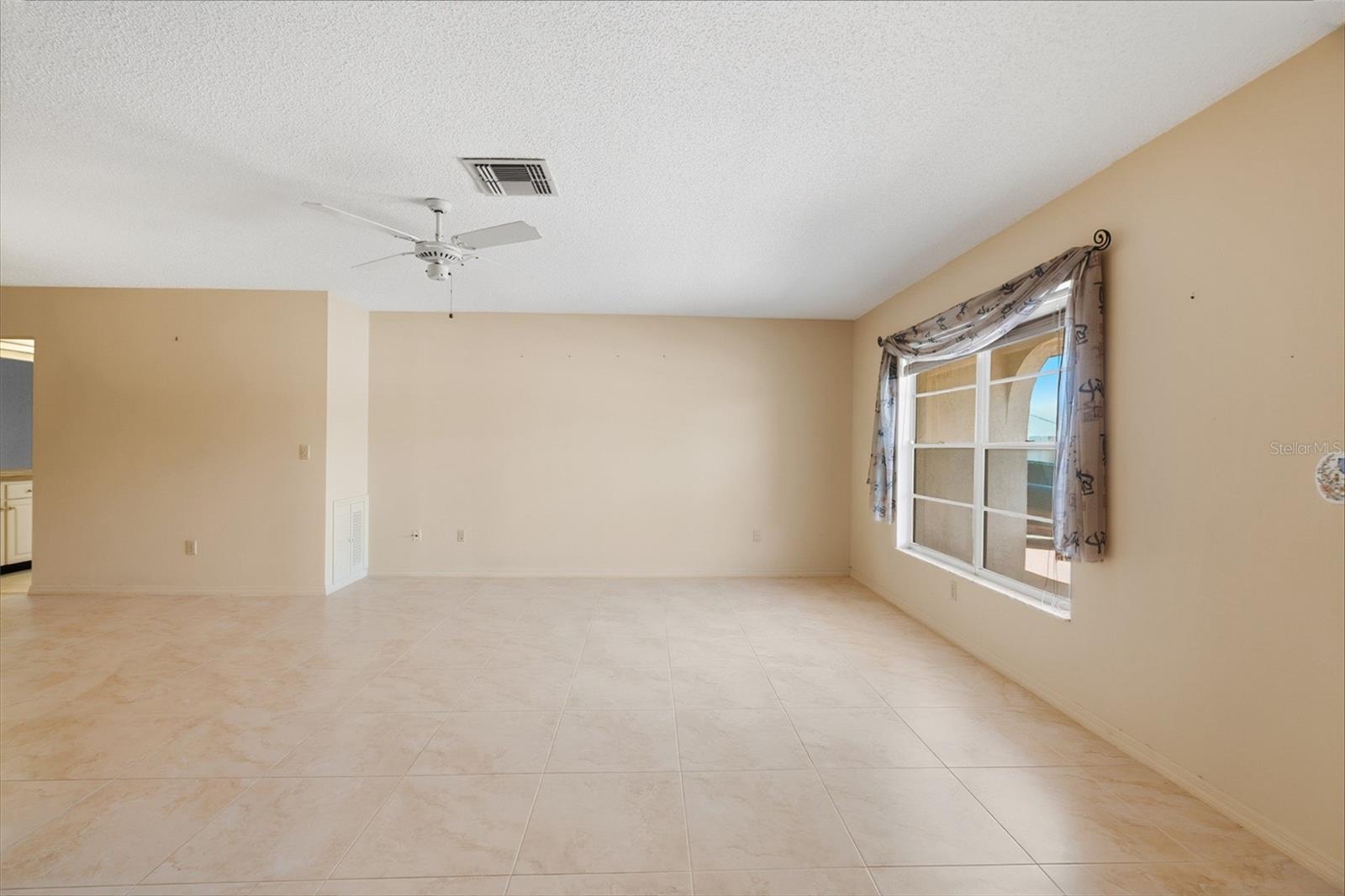 1027 BLUEWATER DR — photo 6