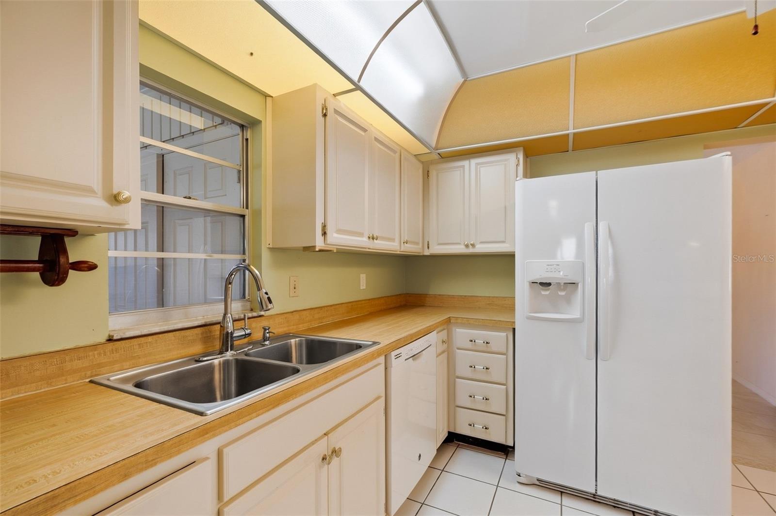 1027 BLUEWATER DR — photo 11