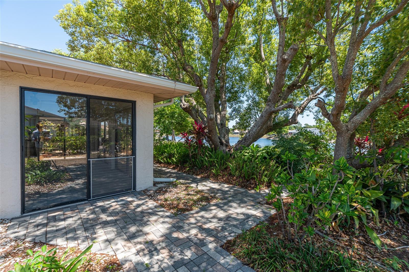1027 BLUEWATER DR — photo 31