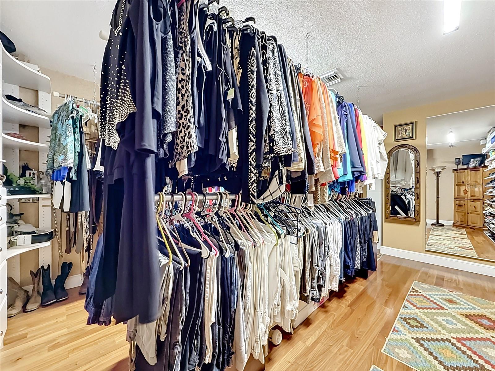 6490 BURNING TREE DR — photo 37