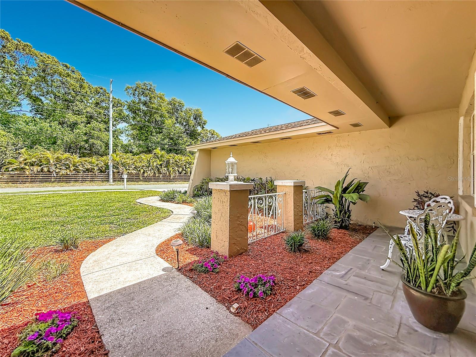 6490 BURNING TREE DR — photo 8