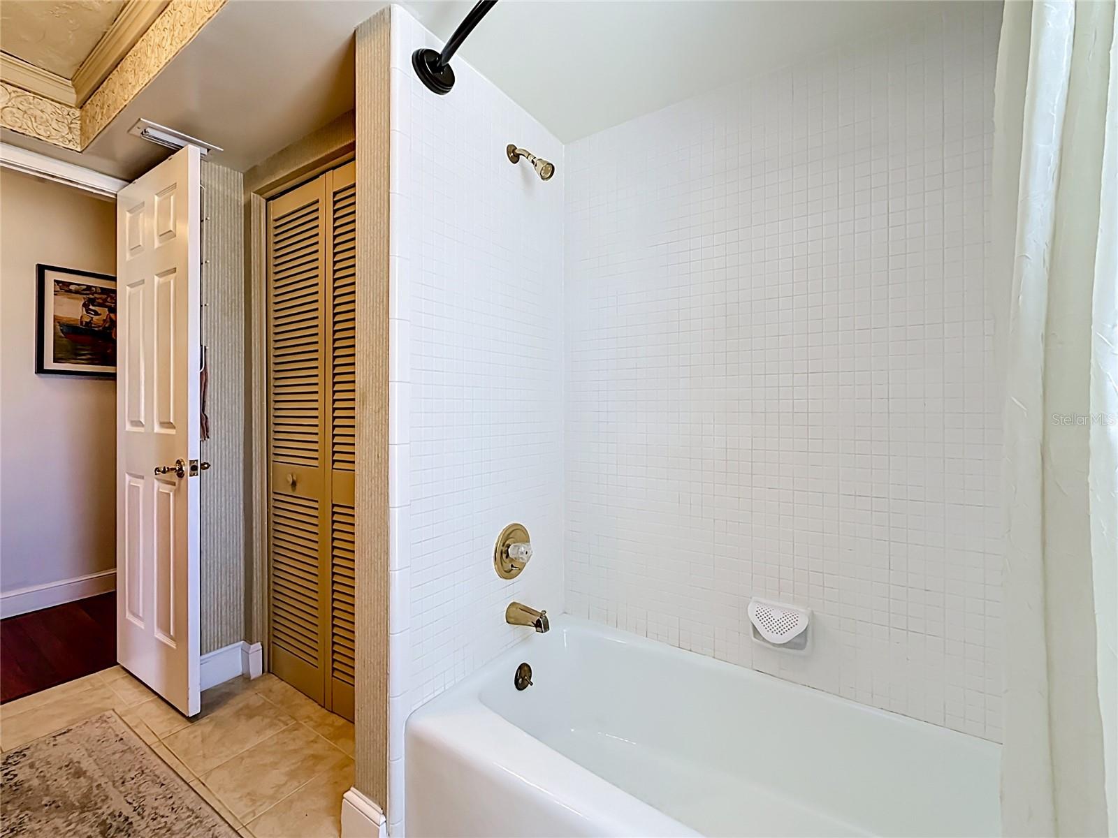6490 BURNING TREE DR — photo 28