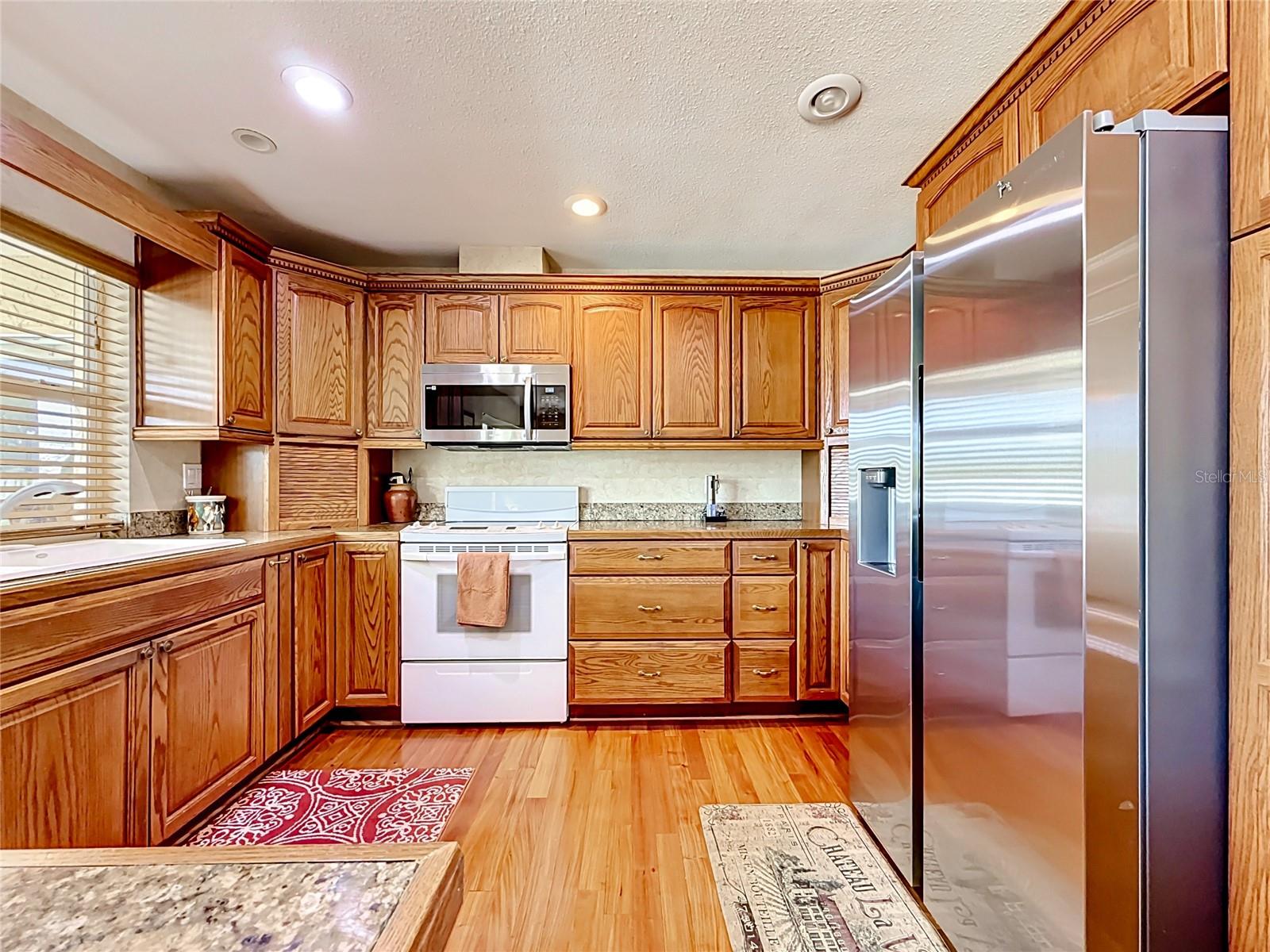 6490 BURNING TREE DR — photo 18