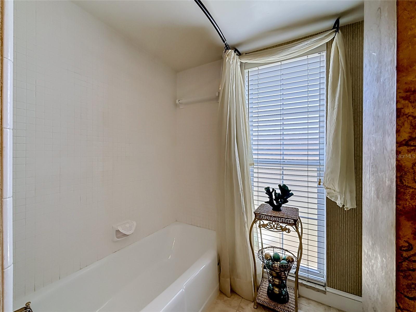 6490 BURNING TREE DR — photo 27
