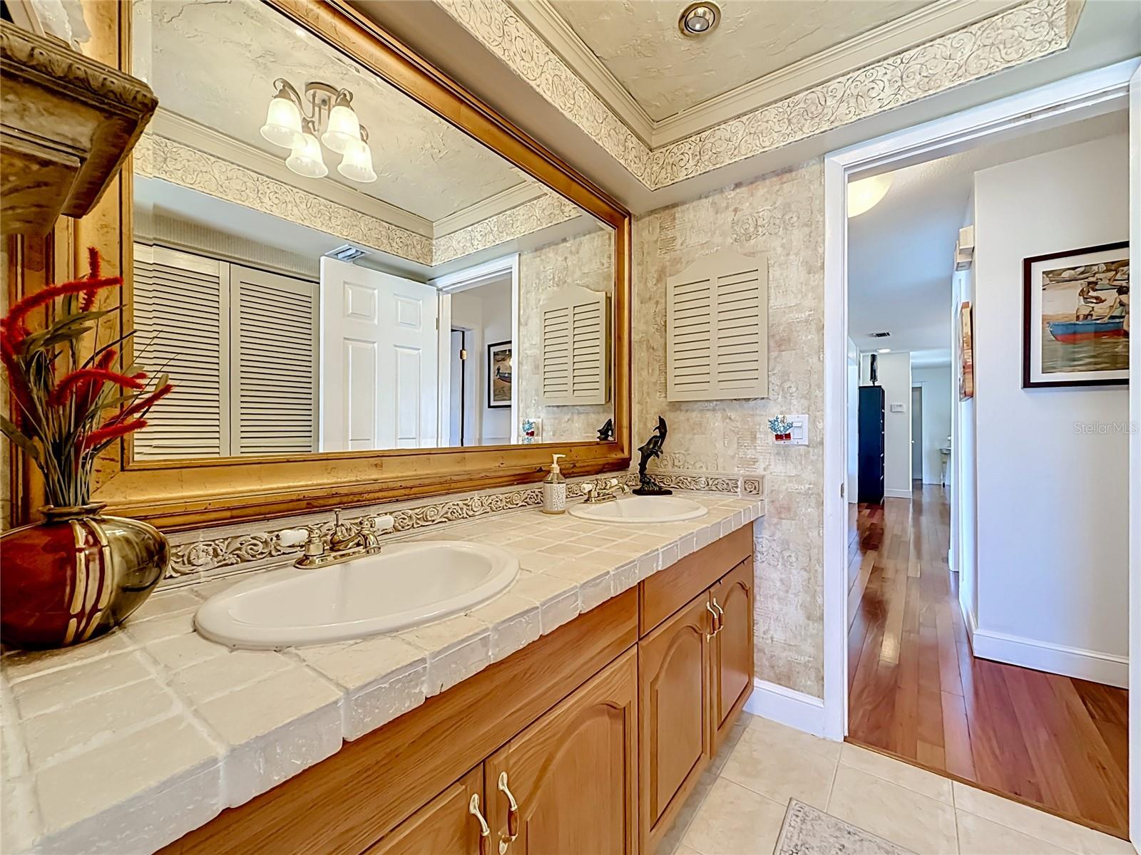 6490 BURNING TREE DR — photo 29