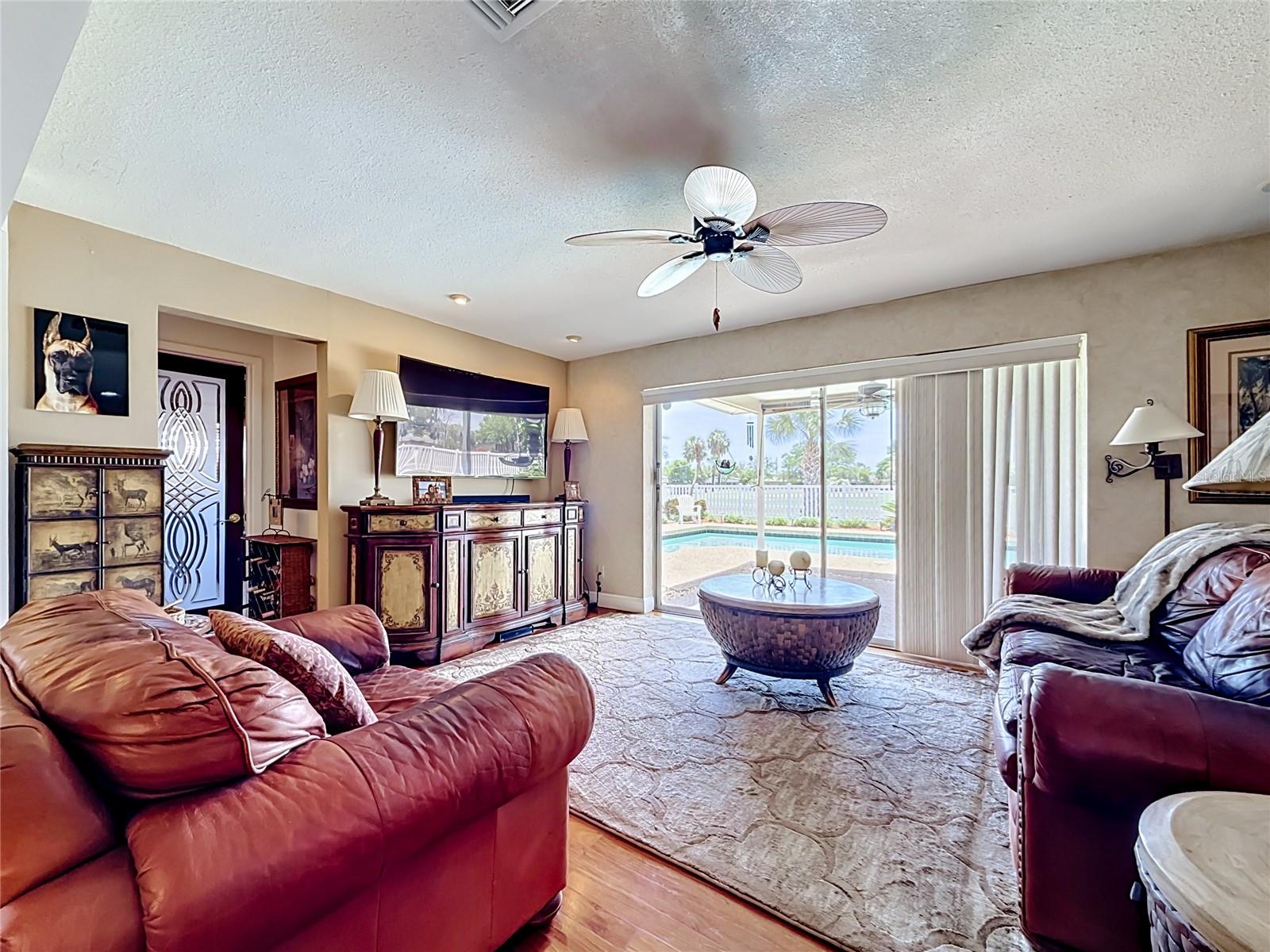6490 BURNING TREE DR — photo 11