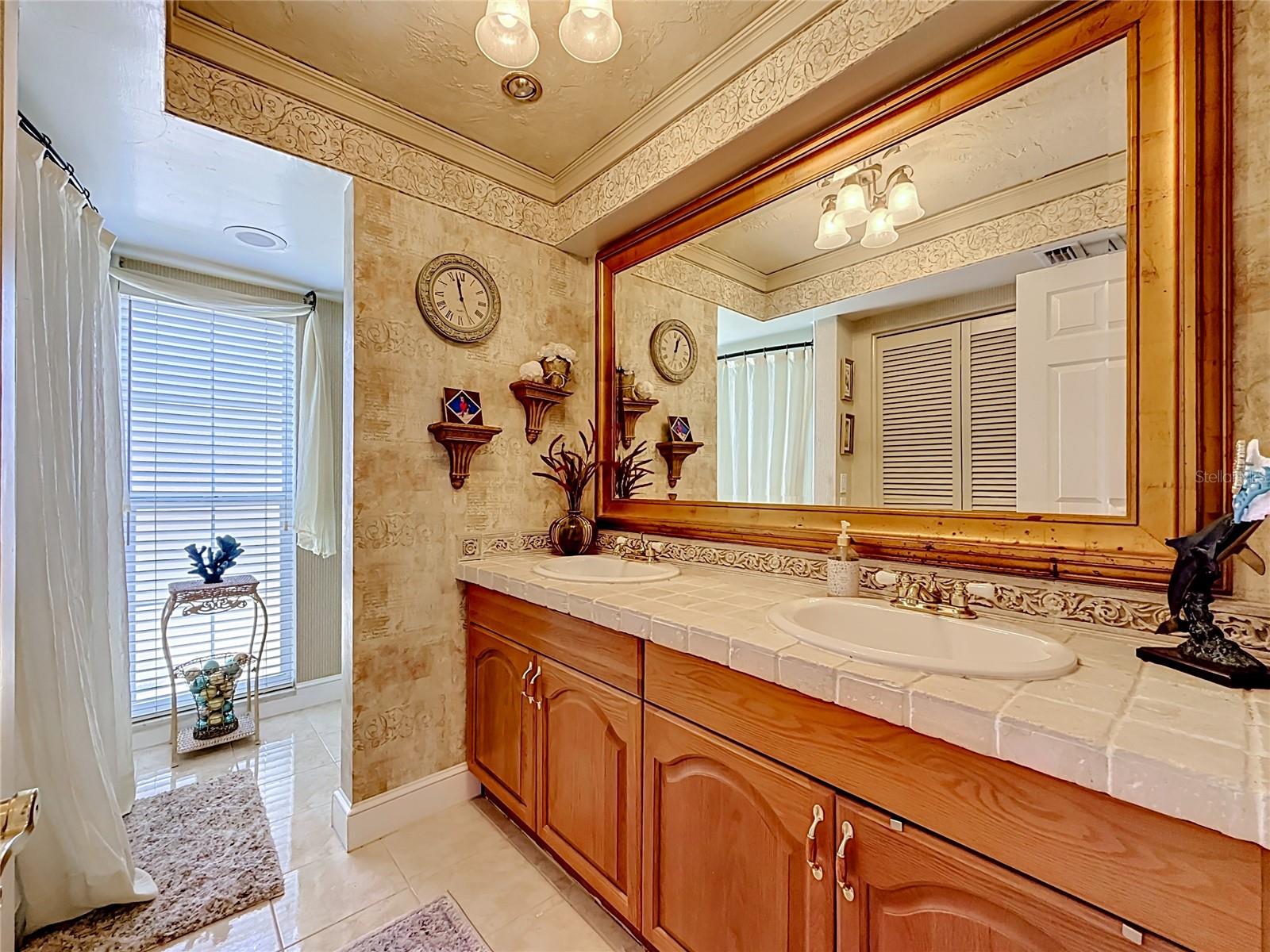 6490 BURNING TREE DR — photo 25
