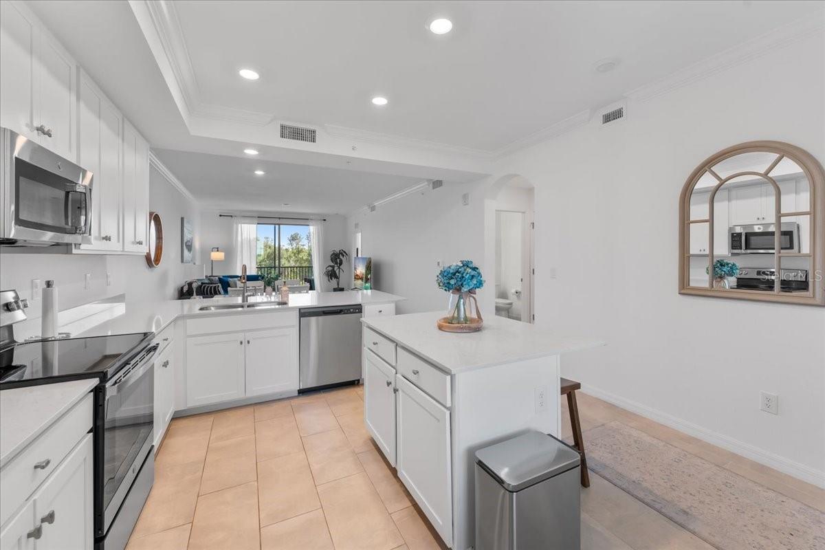 18114 GAWTHROP DR #304 — photo 4