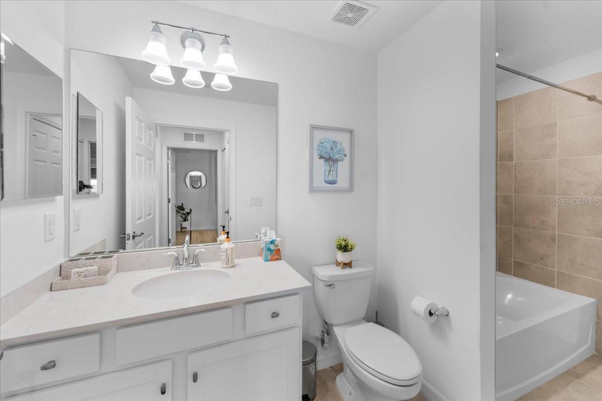 18114 GAWTHROP DR #304 — photo 9