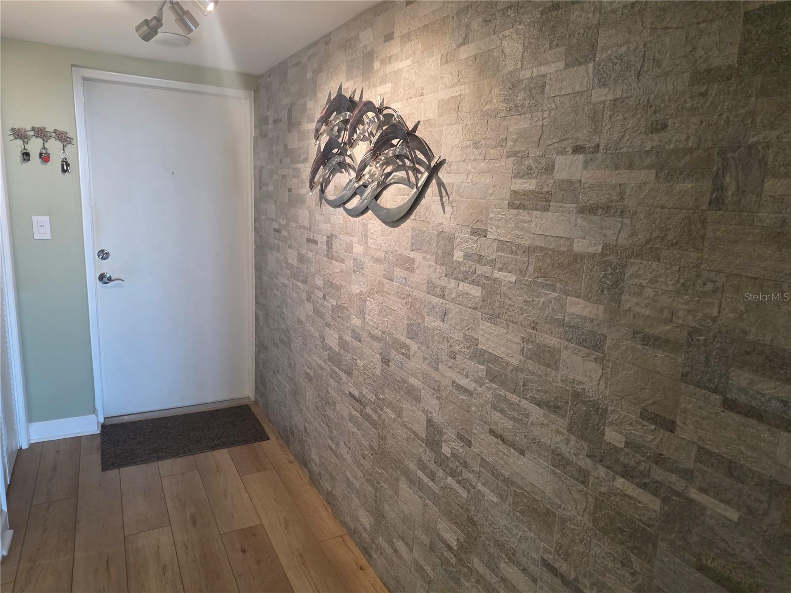 5130 BRITTANY DR S #604 — photo 2