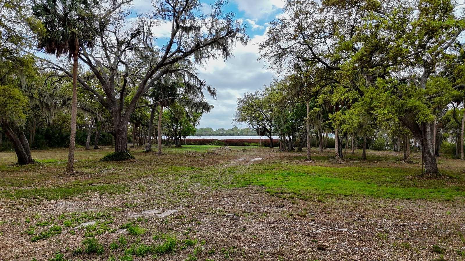 7013 & 7015 RIVERVIEW DR — photo 3