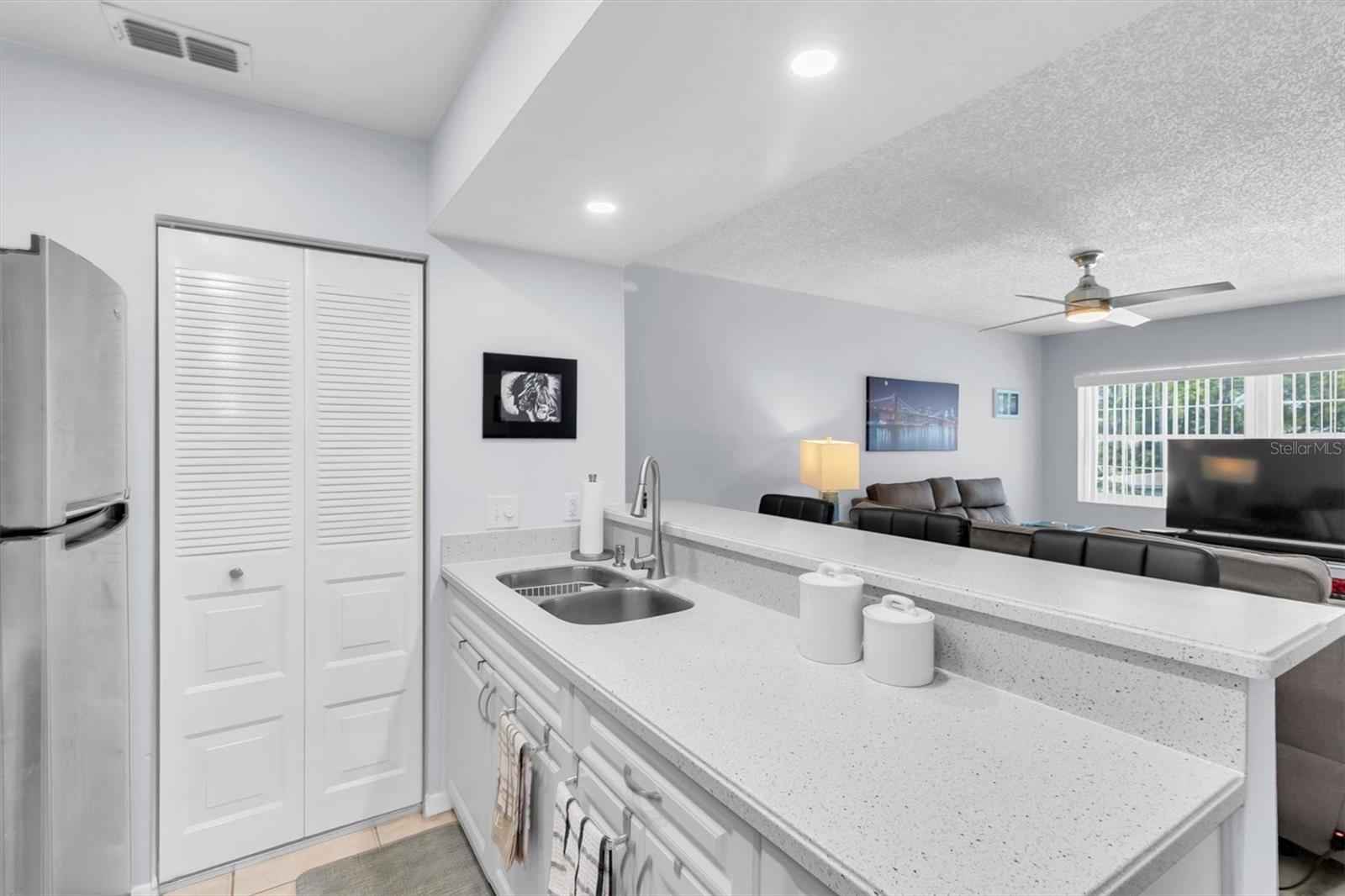 7712 HILLSIDE CT #201 — photo 10