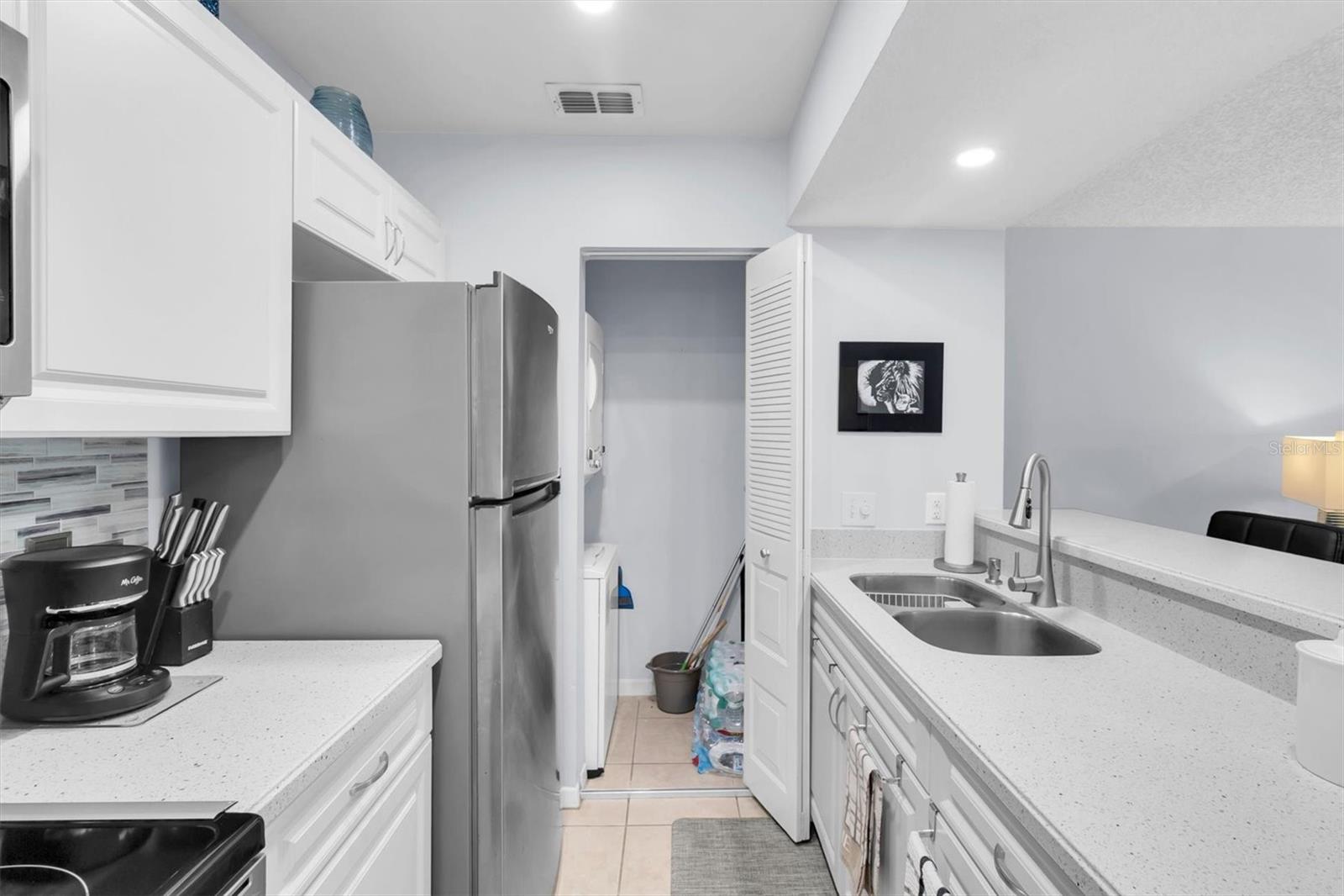 7712 HILLSIDE CT #201 — photo 12