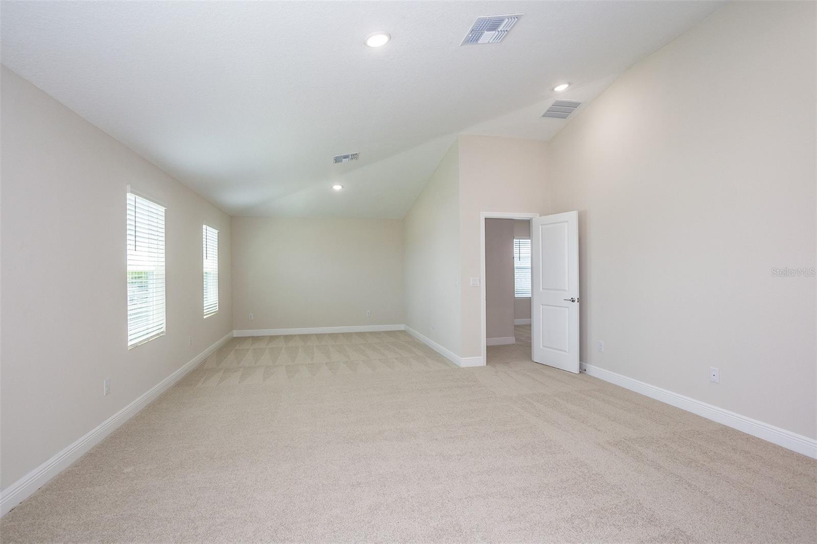 9886 ANNUNCIATION DR — photo 4