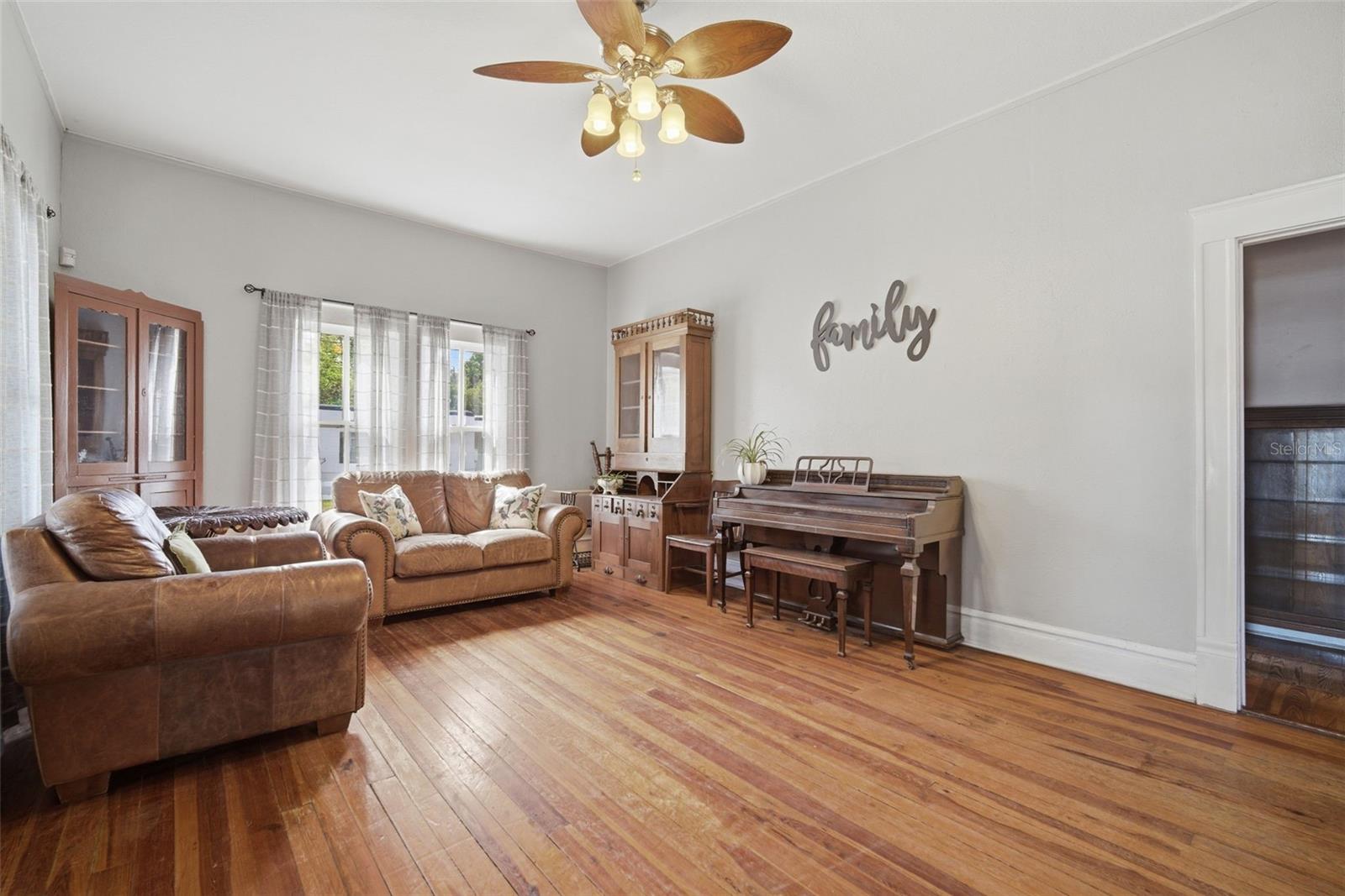 1201 W REYNOLDS ST — photo 10