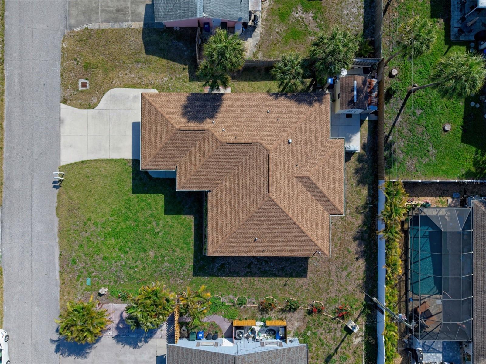541 FALKLAND RD — photo 20